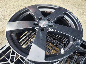 Alu sada =5x112= R18= DEZENT - 3