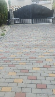 Zámková dlažba 6 CM,, 230 M2 cca,, - 3