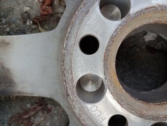Disky Audi 7,5 J R17 Et 28 - 3