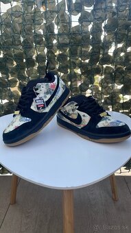 Nike SB Dunk Low x Supreme Rammellzee - 3