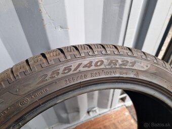 255/40 R21 Pirelli Scorpion Winter - 3