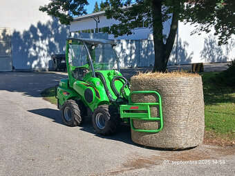 univerzalny teleskopický nakladač AVANT E527 - 3