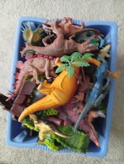 Dinosaury - 3