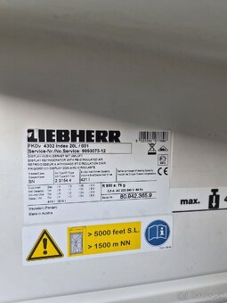 Predám chladiacu vytrinu Liebherr - 3