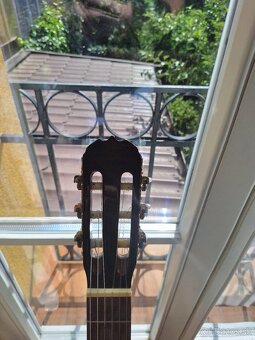 Akustická gitara s podpisom Jaromíra Nohavicu - 3