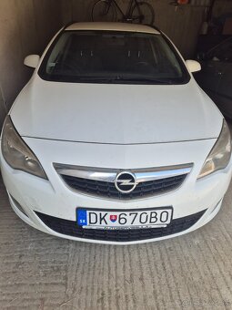 Predam Opel Astra - 3