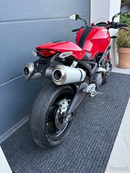 Ducati Monster 696+ - 3