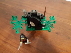 Lego Castle Wolfpack - 1596 Ghostly Hideout - 3