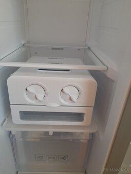 Americká chladnička Samsung RS66N8100SL - Top stav - 3
