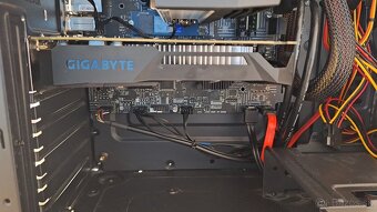 výborny pc na prácu aj hry - 3