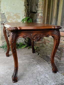 Vyrezávaný stôl z orechového dreva - 3