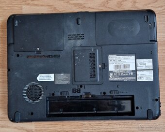 Predam notebook Toshiba na diely - 3