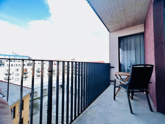 Moderný 2-izbový byt s loggiou v historickom centre Košíc – - 3