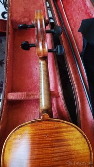 Predam cele husle 4/4 Pekny majstr.kusok,Cena v popise - 3