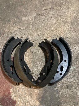 Škoda 120 Brzdové čeľuste zadné - 3