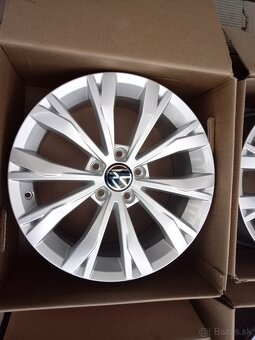 VW Tiguan 17"5x112 ET 40 originálne hliníkové disky,škKodia - 3