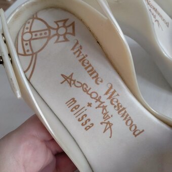 Vivienne Westwood sandalky s cervenym srdieckom - 3