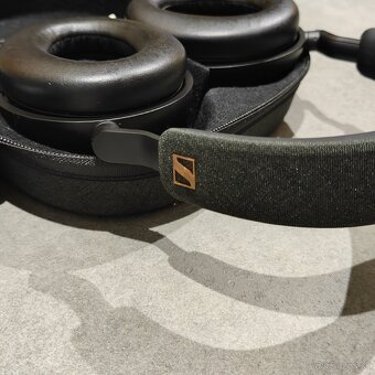 Sennheiser Momentum 4 fantastický stav (malý problém s ANC) - 3