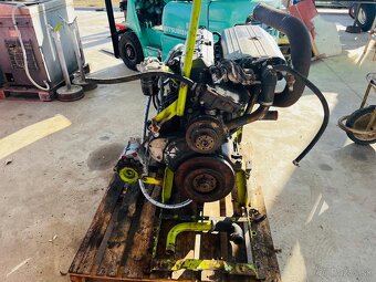 Claas mega 204-208 motor Mercedes OM366 - 3