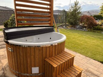 Kúpacia kada-Hottub - 3