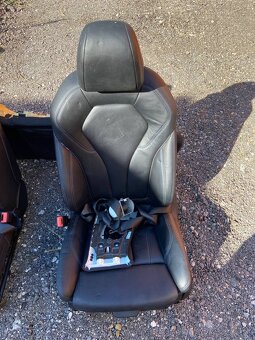 BMW G30 Sedačky - 3