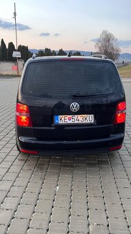 Volkswagen Touran 2,0 TDi - 3