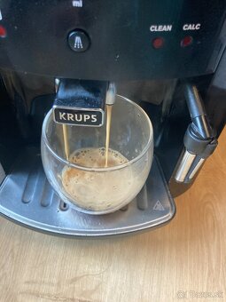 automaticky kávovar KUPS Espresseria EA81 po velkom servise - 3