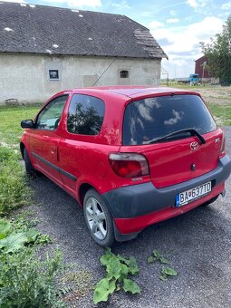 Yaris - 3