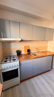 ZNÍŽENÁ CENA 2-izb byt s VLASTNÉ KÚRENIE,52m2, 2/2p - 3