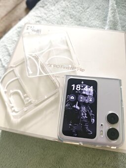 Oppo find n2 Flip - 3