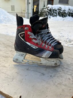 Detské hokejové korčule CCM - 3