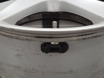 19 MERCEDES originál - 3