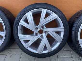 BERGAMO org. VW 5x112 7,5x18 ET 51 225 40 R18 letné - 3