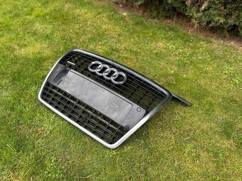 Predám prednú masku na Audi A8 D3 - 3