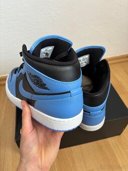 Nike air jordan 1 mid - 3
