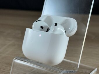 NOVÉ Apple AirPods 4 - 3