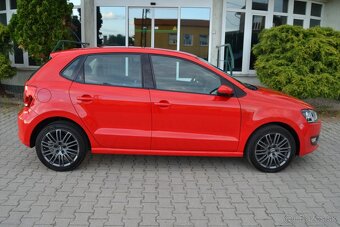 VW POLO 1.4 benzín, r. 2010, NAVI, CÚVACÍ SENZOR, TEMPOMAT - 3