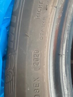 Michelin Alpin 6 215/65 R16 98H - 3