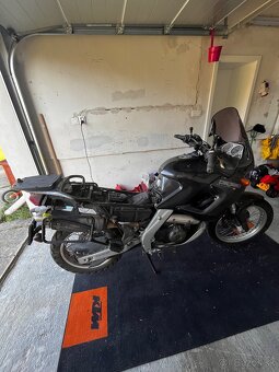 Aprilia Pegaso 650 Cube - 3