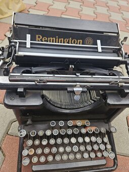 Predaj starožitného písacieho stroja Remington - 3