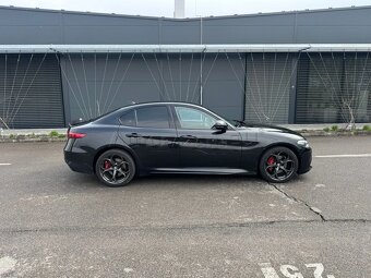 Alfa Romeo Giulia 2.0 GME Veloce Ti AWD AT - 3