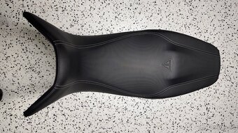 Originálne komfortné sedlo na Triumph Tiger Sport (2016-) - 3