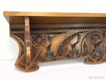 Dreveny masívny vešiak - 3