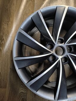 5x112 R18 škoda - 3