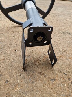 Stĺpik volantu na Zetor 6340 - 3