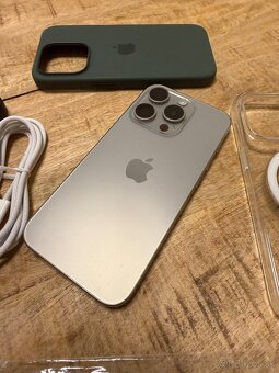 Apple iPhone 15 Pro 128GB Natural Titanium - 3