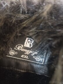 Elegantná dámska čierna kožená bunda s kožušinou - 3