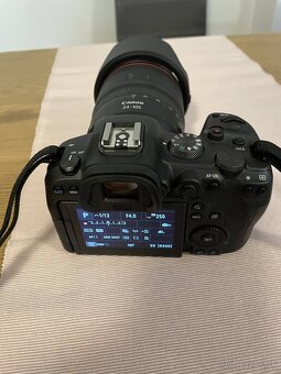 Canon EOS R6 s objektívom RF 24-105 f/4 L IS - 3