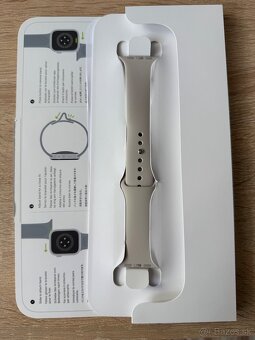 Apple Watch SE GPS (2023) 44mm svetlé - remienok M/L - 3