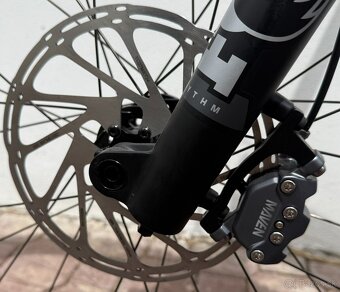 Ľahký elektro bicykel Turbo Levo Comp Alloy SL S4 2025 - 3